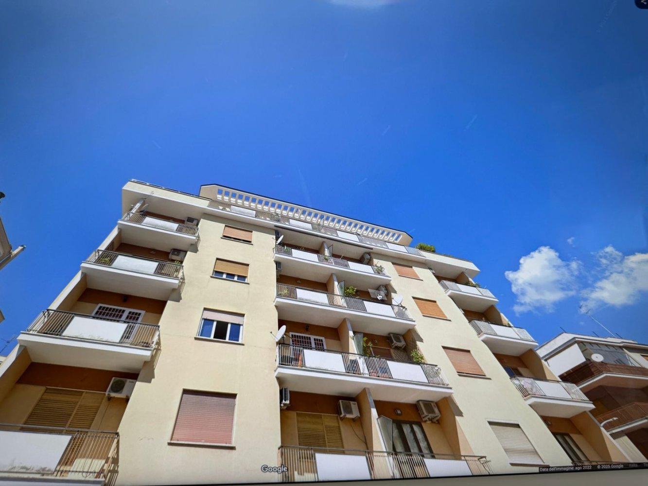 Apartamento de 4 dormitorios en Rome, Italy No. 403554