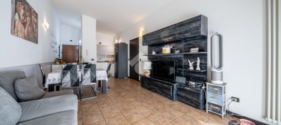 Квартира с 3 комнатами в Лангирано, Италия № 15515 7