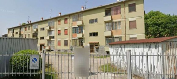 5 rooms Apartment in Vigevano, Italy No. 306701 11