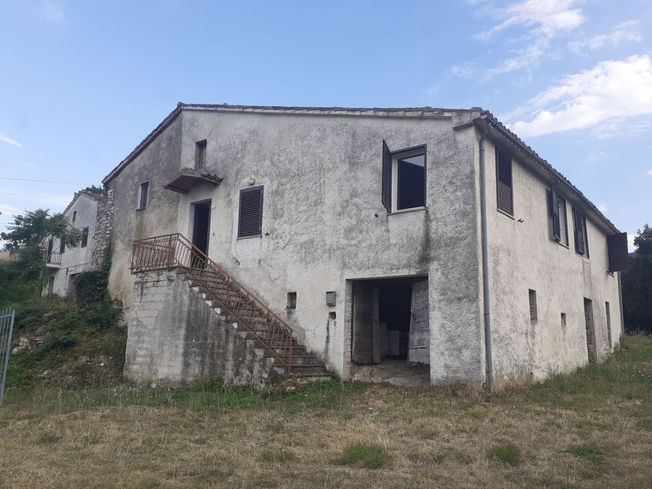 8-Zimmer Haus in Poggio San Vicino, Italy, Nr. 300800