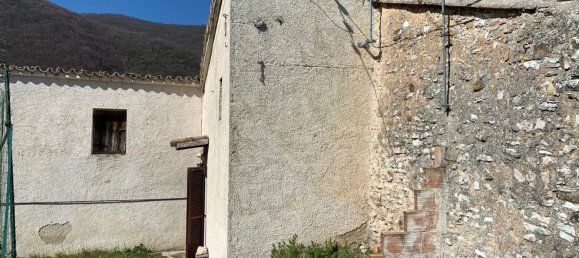 8-Zimmer Haus in Poggio San Vicino, Italy, Nr. 300800 9