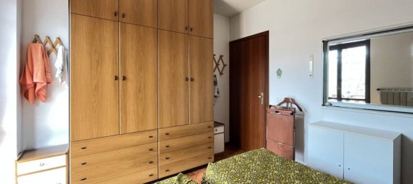 2 Schlafzimmer Wohnung in Gorno, Italy, Nr. 305937 6