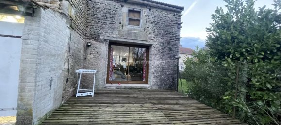 Studio à Grand, France No. 47728 9