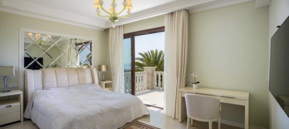 5 bedrooms Villa in Paphos, Cyprus No. 13159 10