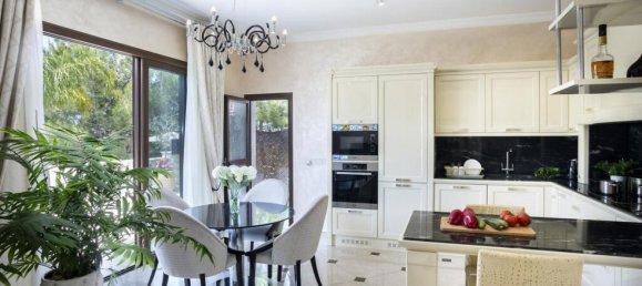 5 bedrooms Villa in Paphos, Cyprus No. 13159 5