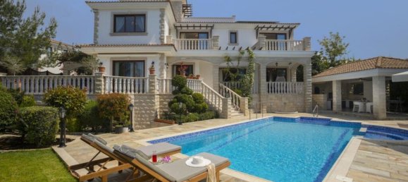 5 bedrooms Villa in Paphos, Cyprus No. 13159 11