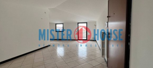 2 bedrooms Apartment in Cesano Maderno, Italy No. 304581 6