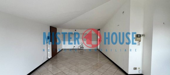 2 bedrooms Apartment in Cesano Maderno, Italy No. 304581 3