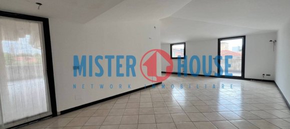 2 bedrooms Apartment in Cesano Maderno, Italy No. 304581 5