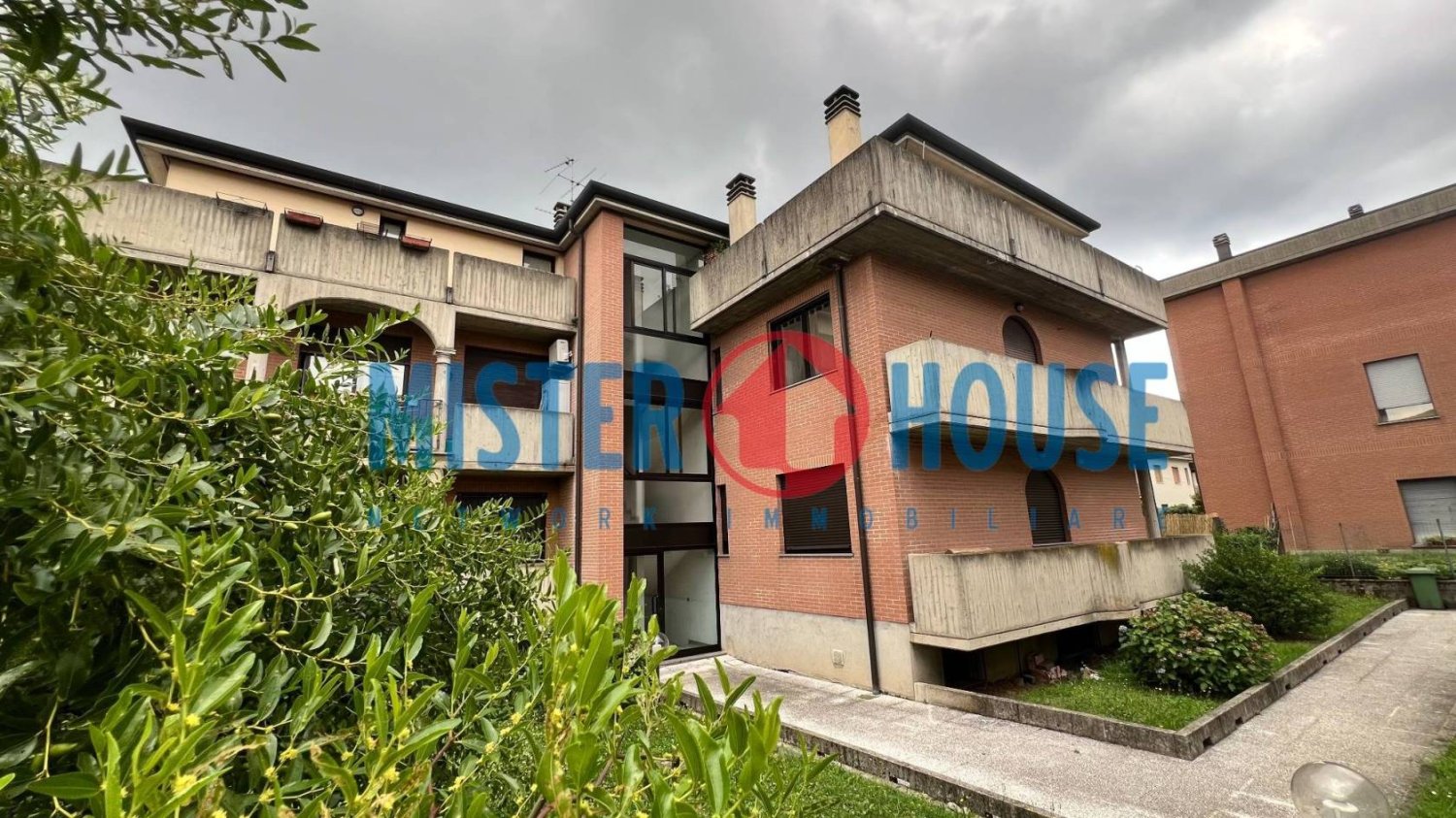 2 bedrooms Apartment in Cesano Maderno, Italy No. 304581