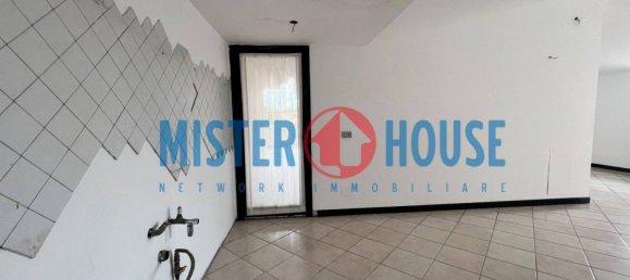 2 bedrooms Apartment in Cesano Maderno, Italy No. 304581 7