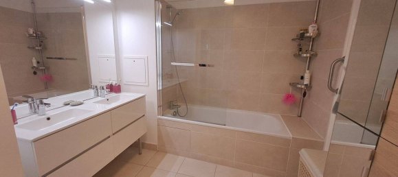 Dúplex de 3 dormitorios en Chambourcy, France No. 325835 6