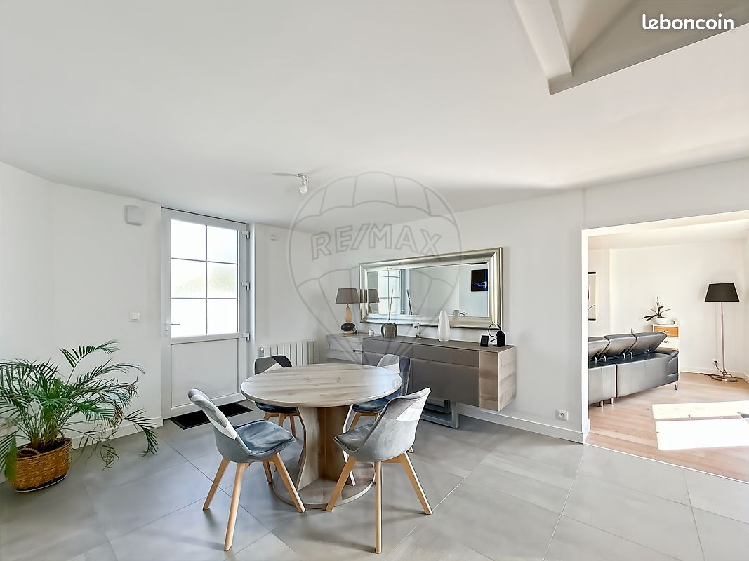 3 bedrooms House in Deux-Sevres, France No. 295827