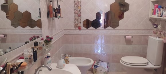 3 Schlafzimmer Haus in Carrara, Italy, Nr. 48093 9