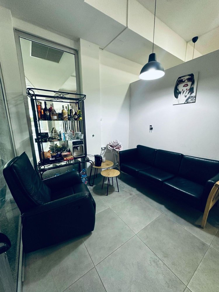 Gewerbliche Immobilie in Torrevieja, Spain 100m², Nr. 209405