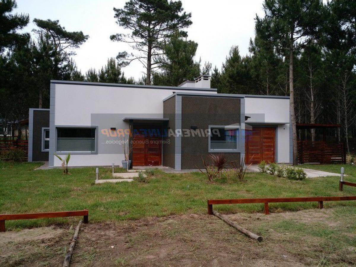 Дом с 4 спальнями в Мар-дель-Плата, Аргентина № 82857