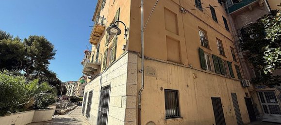 Gewerbliche Immobilie in Vado Ligure, Italy 280m², Nr. 301922 17