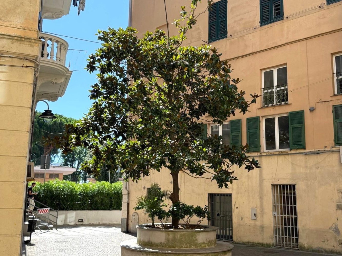 Gewerbliche Immobilie in Vado Ligure, Italy 280m², Nr. 301922