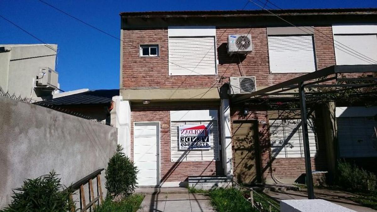 2 bedrooms House in Tres de Febrero, Argentina No. 962