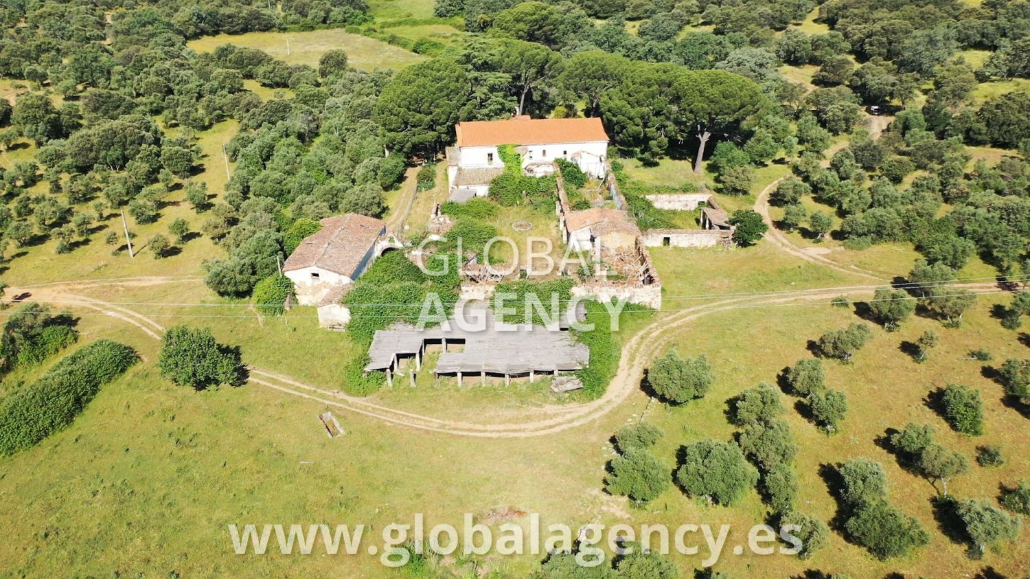 Terreno en Cáceres, Spain 2180000 m² No. 189348