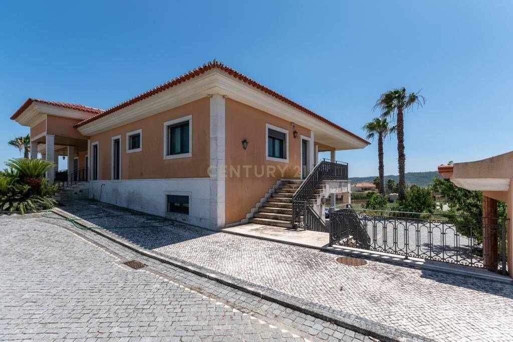 8 bedrooms Villa in Vila Franca de Xira, Portugal No. 91115