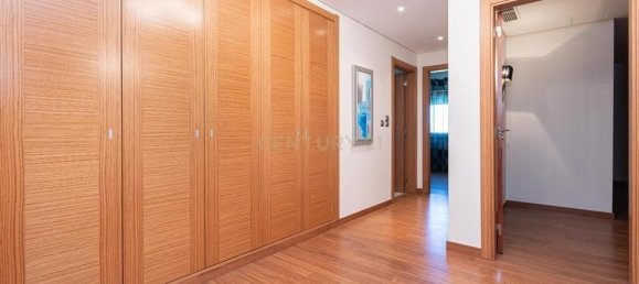 8 bedrooms Villa in Vila Franca de Xira, Portugal No. 91115 10