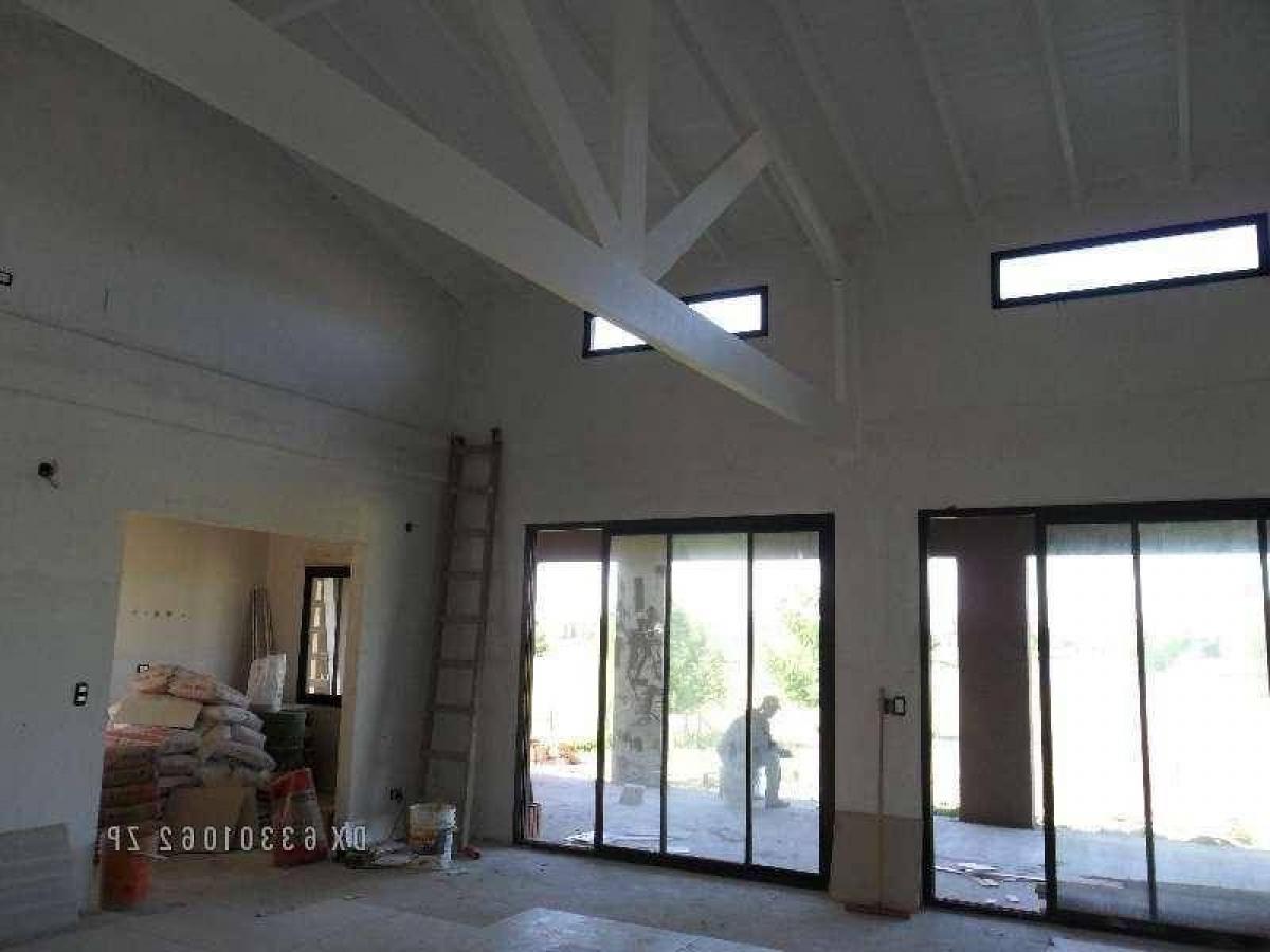 3 bedrooms House in Tigre, Argentina No. 93831