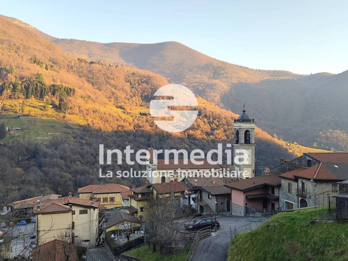 2 bedrooms House in Adrara San Rocco, Italy No. 70350