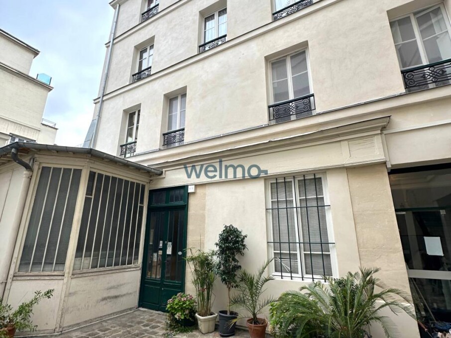 2 bedrooms Apartment in Paris, France No. 317912