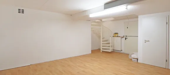 Здание в Рейн-Хунсрюк, Германия № 210422 9