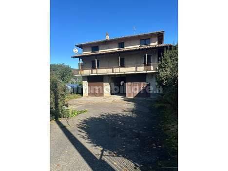 5-Zimmer Villa in Valganna, Italy, Nr. 8427