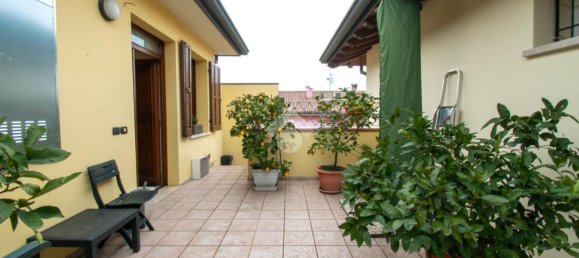 3غرفة شقة في Padenghe sul Garda, Italy رقم 26671 2