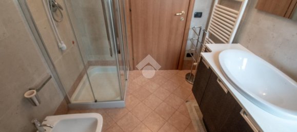 3غرفة شقة في Padenghe sul Garda, Italy رقم 26671 21