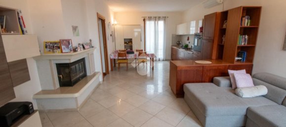 3غرفة شقة في Padenghe sul Garda, Italy رقم 26671 7