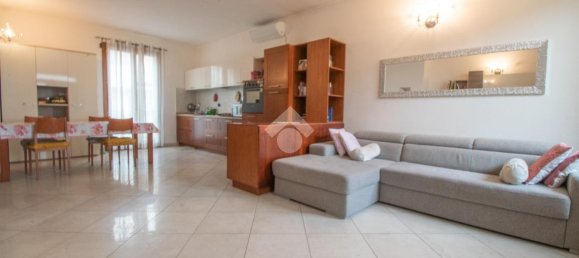 3غرفة شقة في Padenghe sul Garda, Italy رقم 26671 5