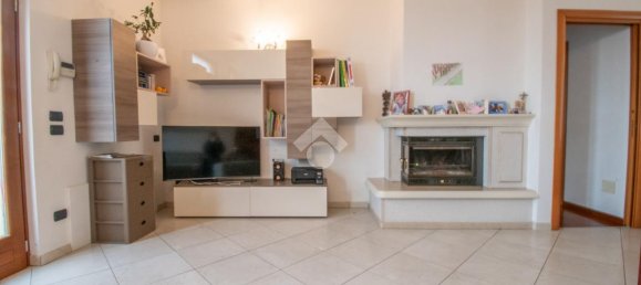 3غرفة شقة في Padenghe sul Garda, Italy رقم 26671 9