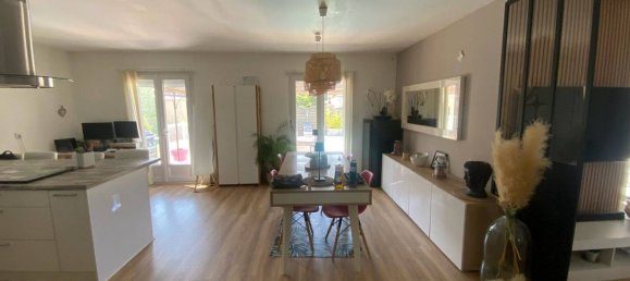 Casa de 3 dormitorios en Vedene, France No. 329337 8