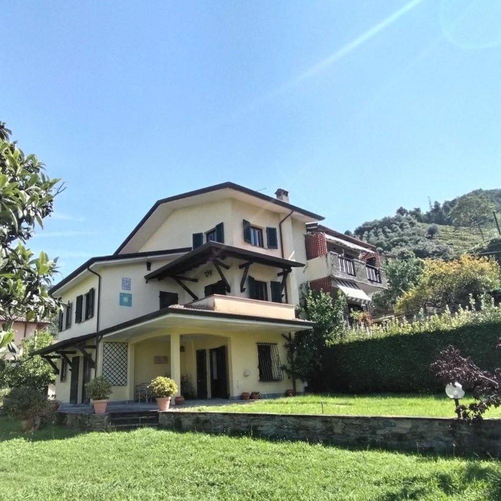 6 bedrooms Villa in Montignoso, Italy No. 372631