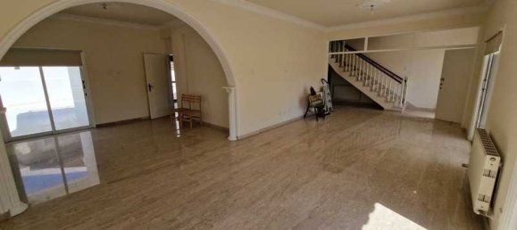 5 bedrooms Villa in Aradippou, Cyprus No. 6821 2