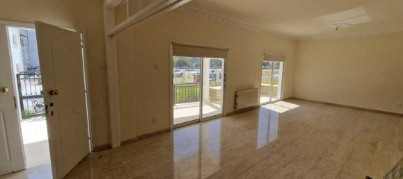 5 bedrooms Villa in Aradippou, Cyprus No. 6821 5