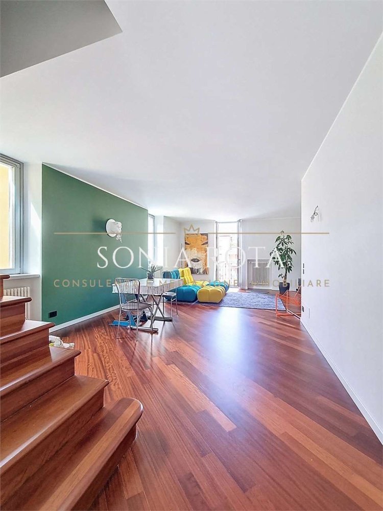 4 bedrooms Apartment in Bergamo, Italy No. 395602