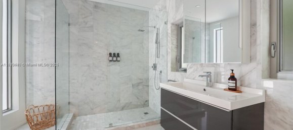 5 Schlafzimmer Villa in Miami, USA, Nr. 615297 10