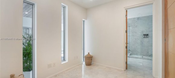 5 Schlafzimmer Villa in Miami, USA, Nr. 615297 11
