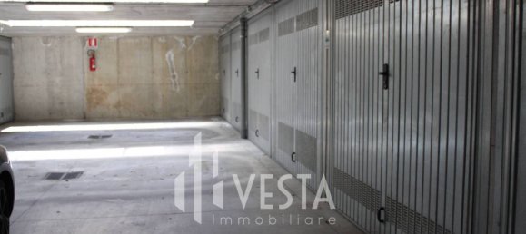 Garaje en Erba, Italy 23 m² No. 338927 12