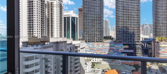 1 dormitorio propiedad comercial en venta en Miami, Miami-Dade, Florida, USA № 615561 2