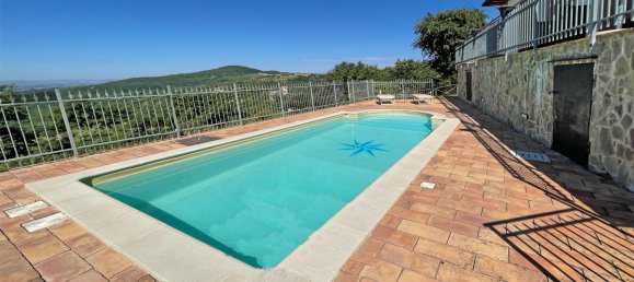 5 bedrooms Villa in Lisciano Niccone, Italy No. 82159 8