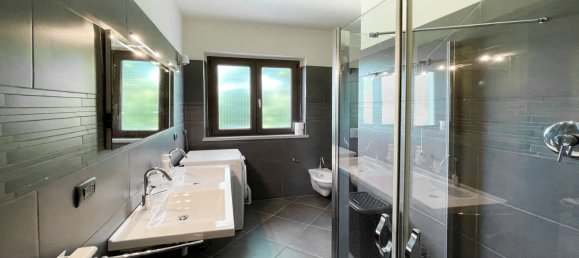 5 bedrooms Villa in Lisciano Niccone, Italy No. 82159 20