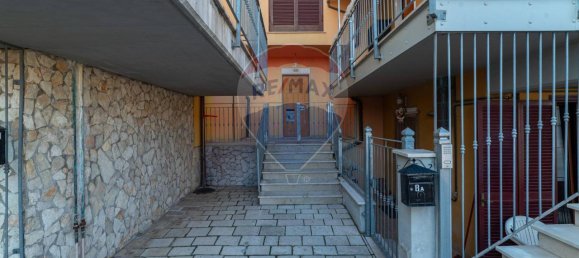 6-salle Appartement à Montecarotto, Italy No. 15310 12