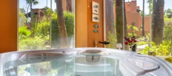 Apartamento de 3 dormitorios en Marbella, Spain No. 183031 15