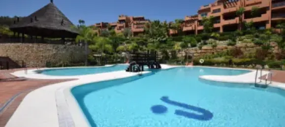 Apartamento de 3 dormitorios en Marbella, Spain No. 183031 17